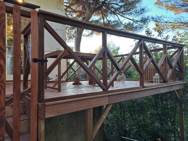 Garde-corps en bois artisanal réalisé sur mesure